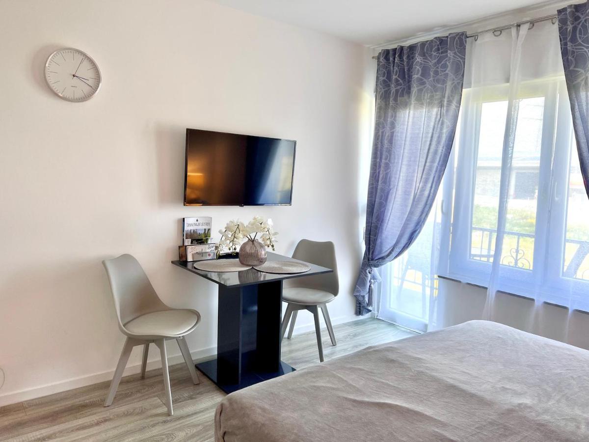 Prime Host Lovely Apartment Karlsruhe Esterno foto